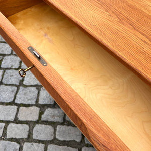 Kommode Eiche mit Schloss aus Dänemark