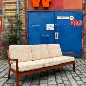 3-Sitzer Sofa Senator beige Wolle Teak von Ole Wanscher für Cado