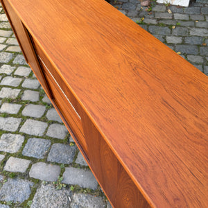 Highboard Teak mit Klappfach & Schiebetüren auf Dänemark