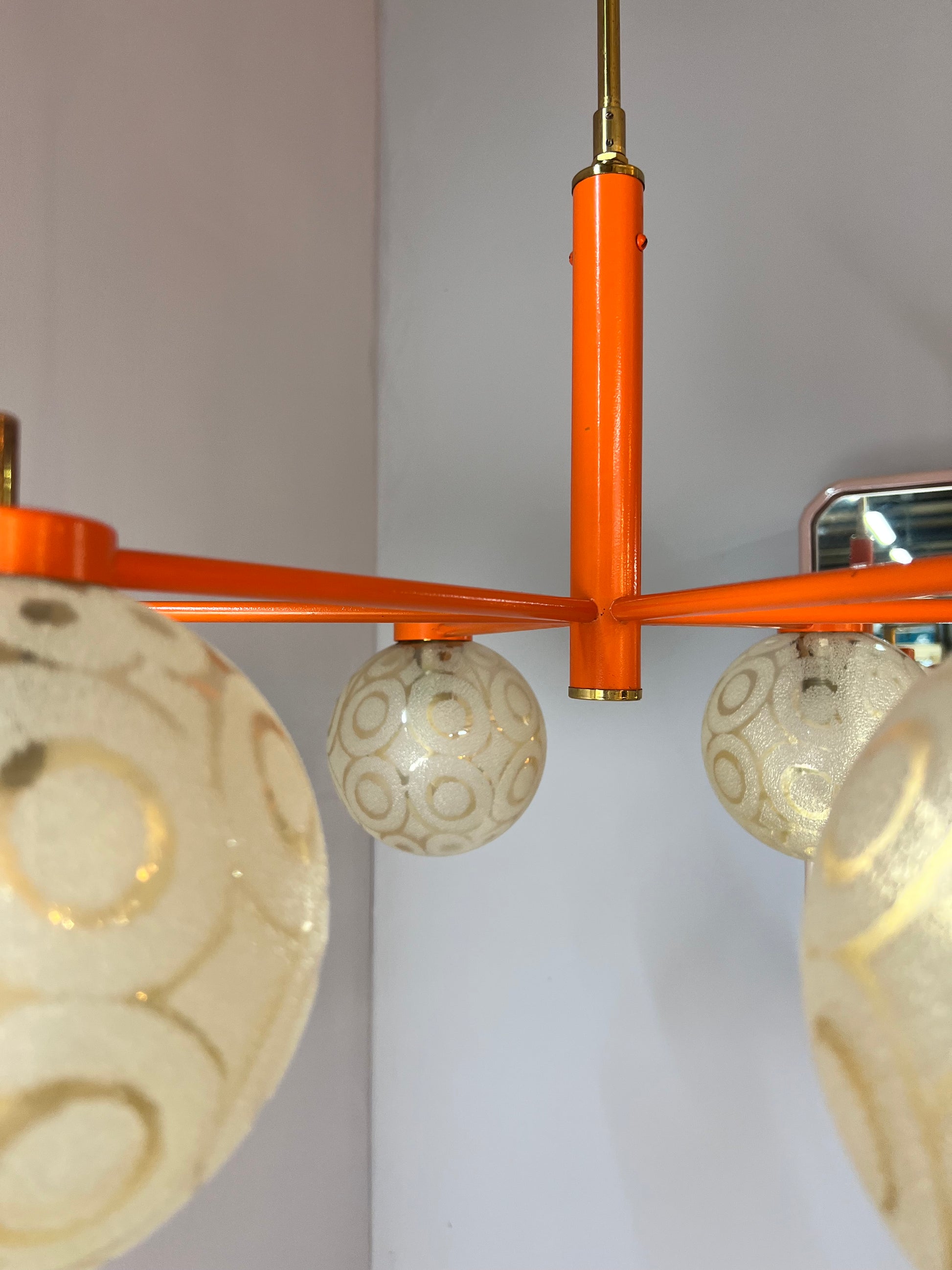 Kronleuchter orange creme