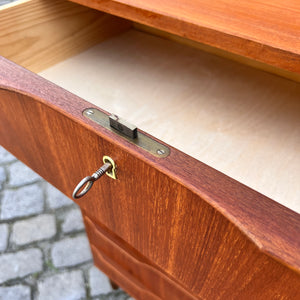 Kommode Teak mit Schloss aus Dänemark