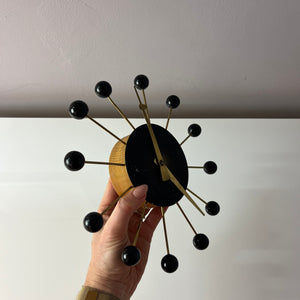 Wanduhr Holz Messing im Stil von George Nelson