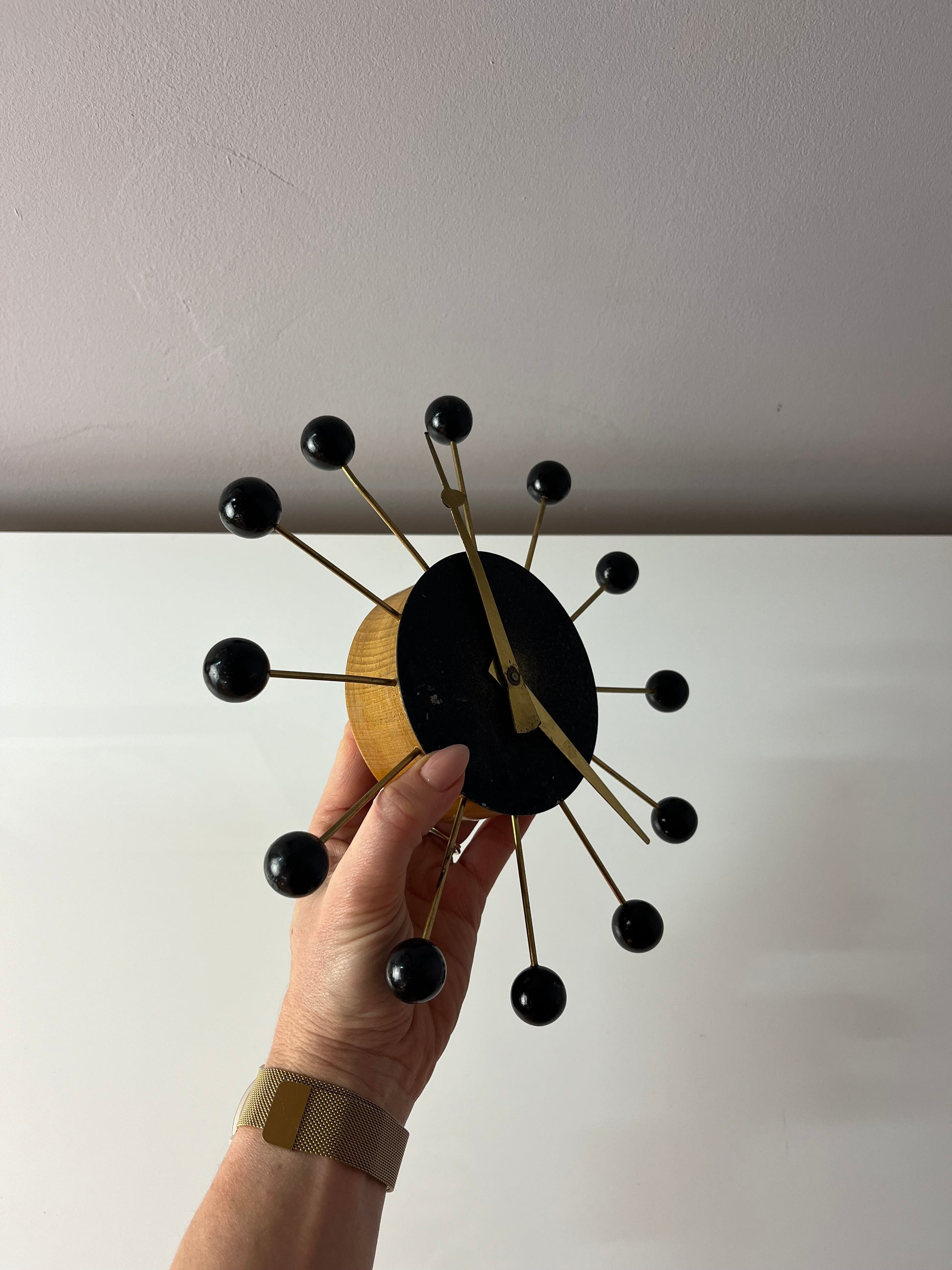 Wanduhr Holz Messing im Stil von George Nelson