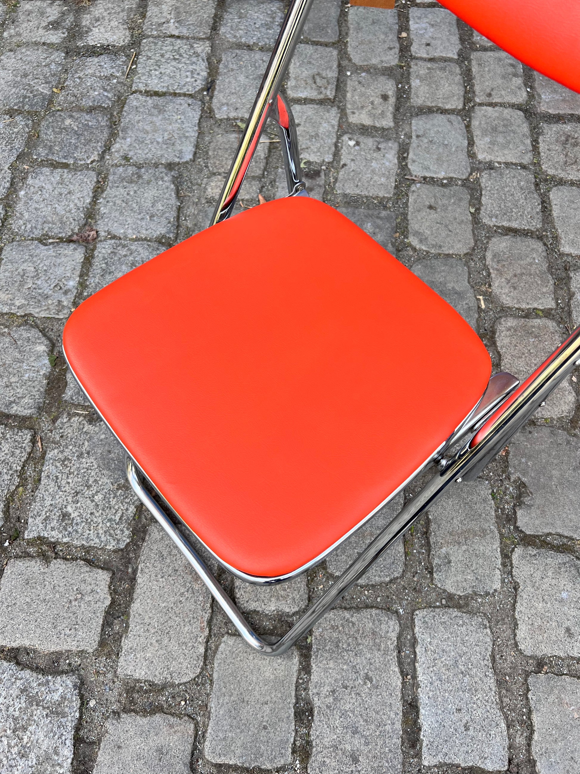 Klappstuhl rot Chrom von Camel Steel Products