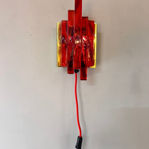 Wandlampe rot von Claus Bolby