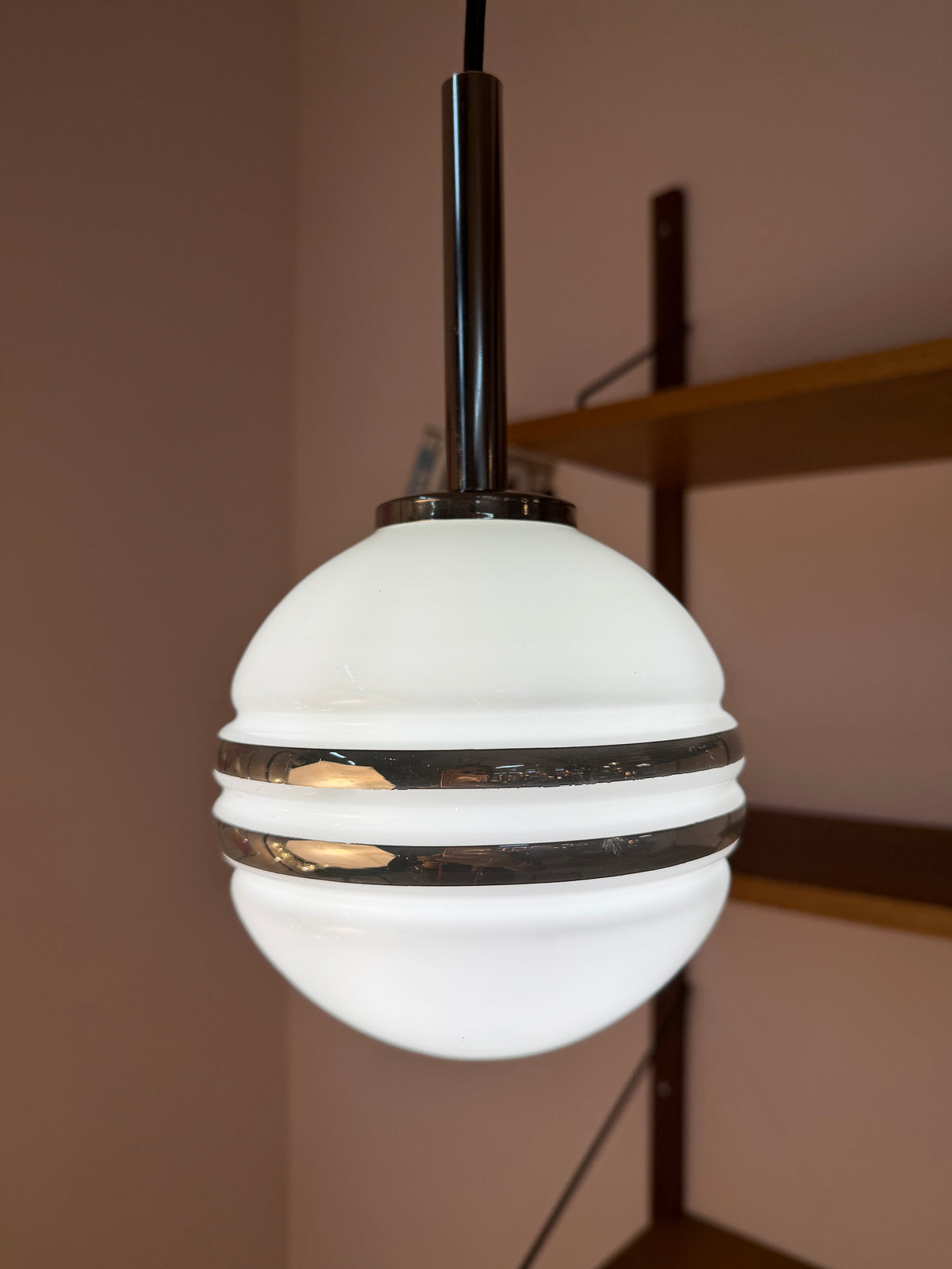 Kugellampe weiß silber Glas