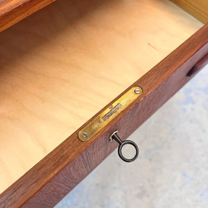 Kommode Teak mit Schloss aus Dänemark