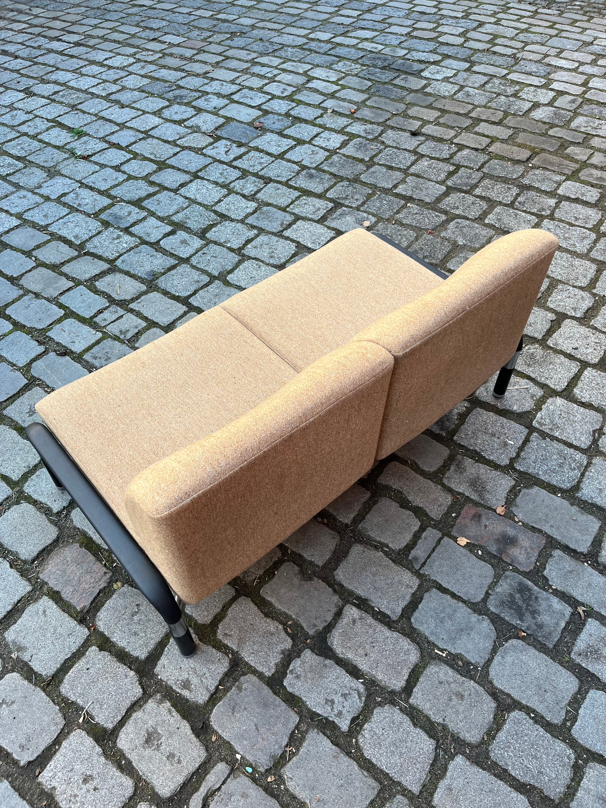 2-Sitzer Sofa 712/2 braun schwarz von Hans Peter Piehl für Wilkhahn