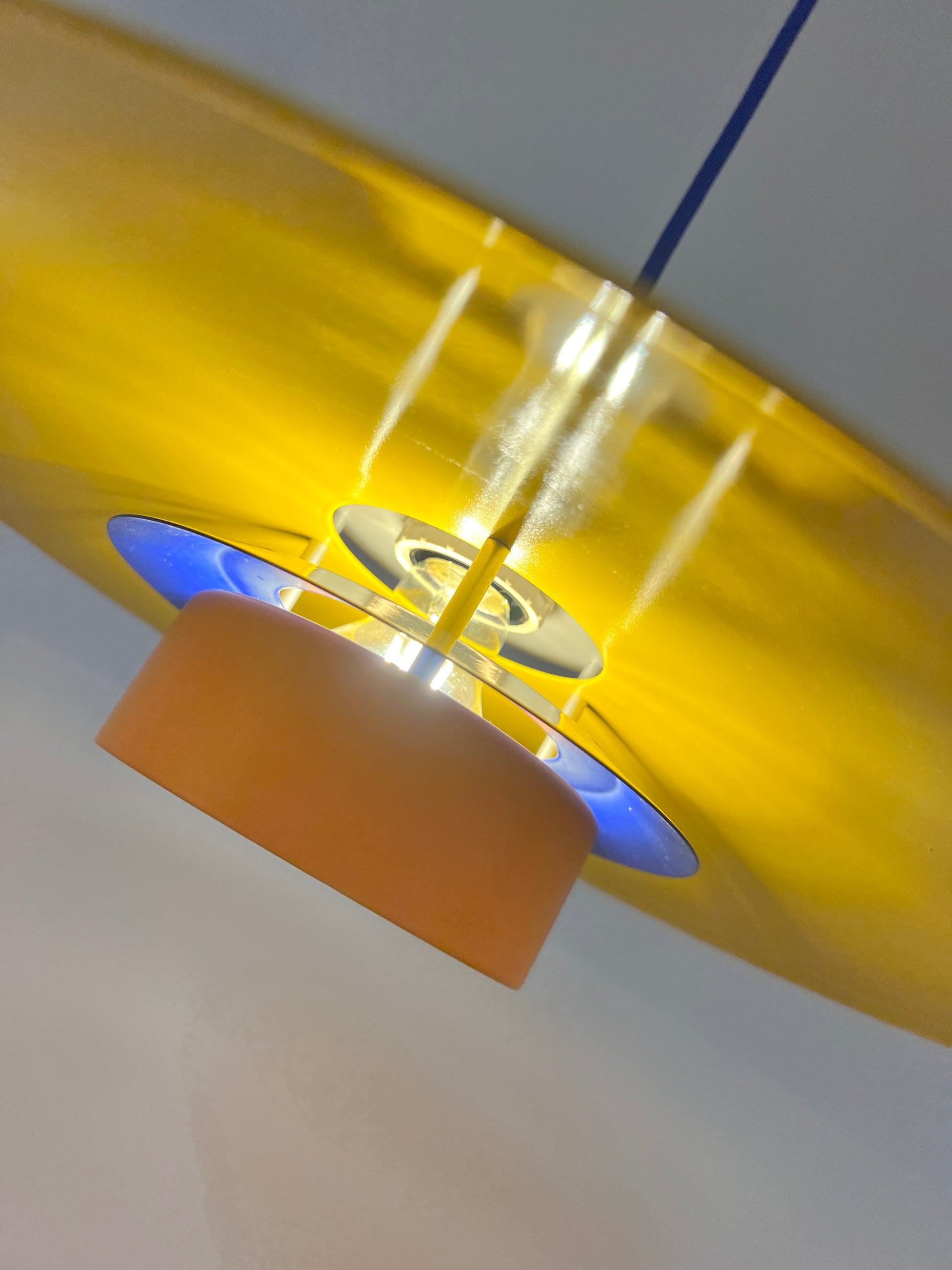 Lamellenlampe neu lackiert, Dänemark
