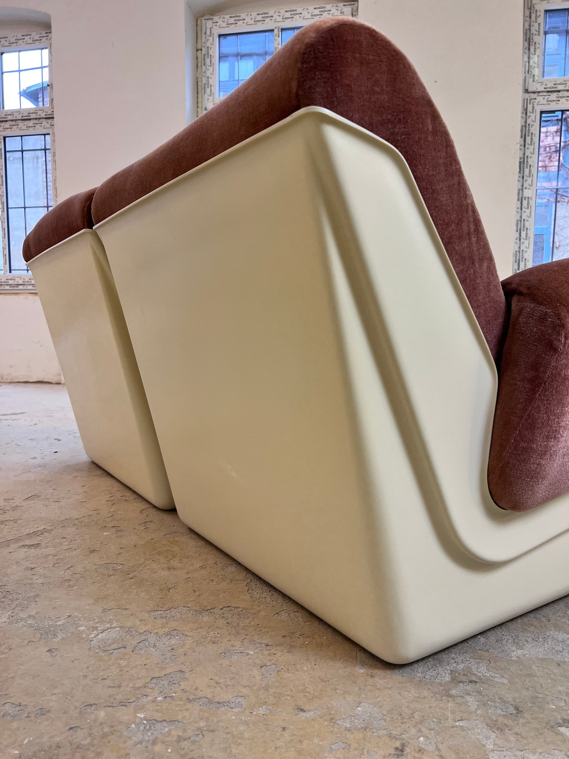 Modularer Schalensessel rosa Samt & Kunststoff