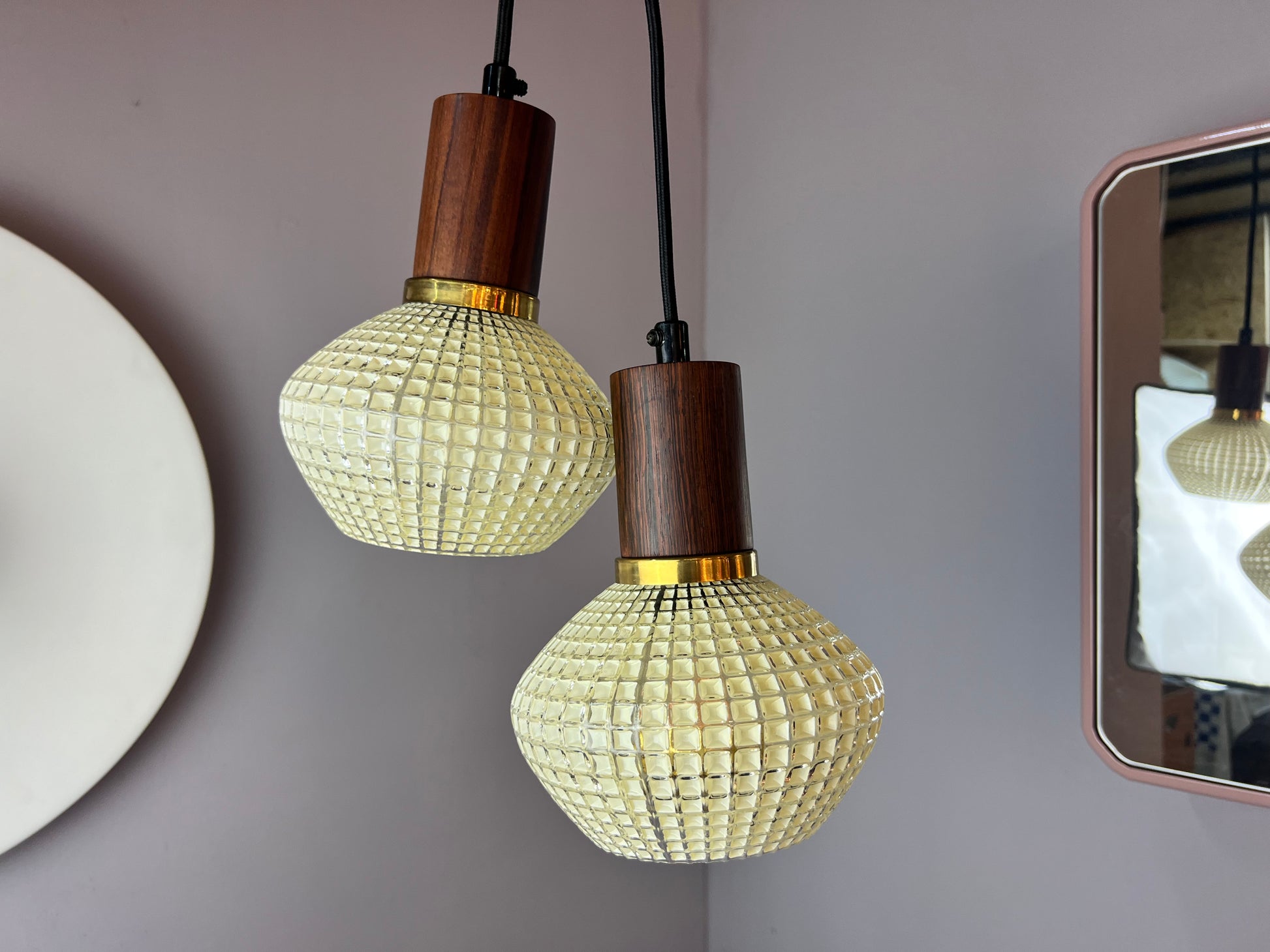 Hängelampe Strukturglas & Teak aus Dänemark