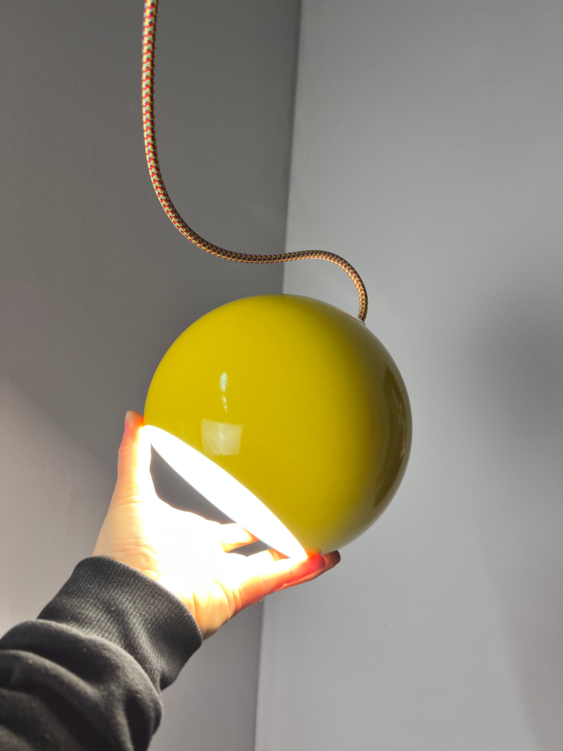 Kugellampe neu lackiert gelb aus Dänemark