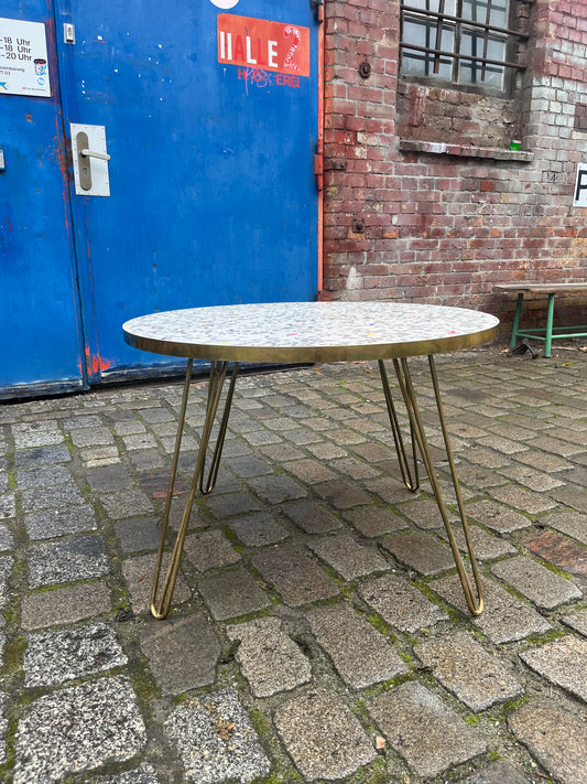 Mosaiktisch weiß grau mit original Messing-Hairpinlegs