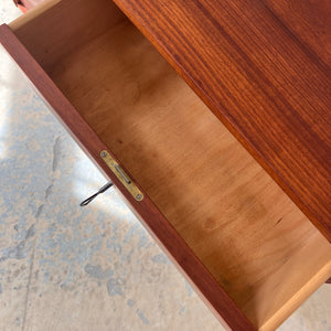 Kommode Teak mit neuen Chromfüßen von Werner Ortlepp