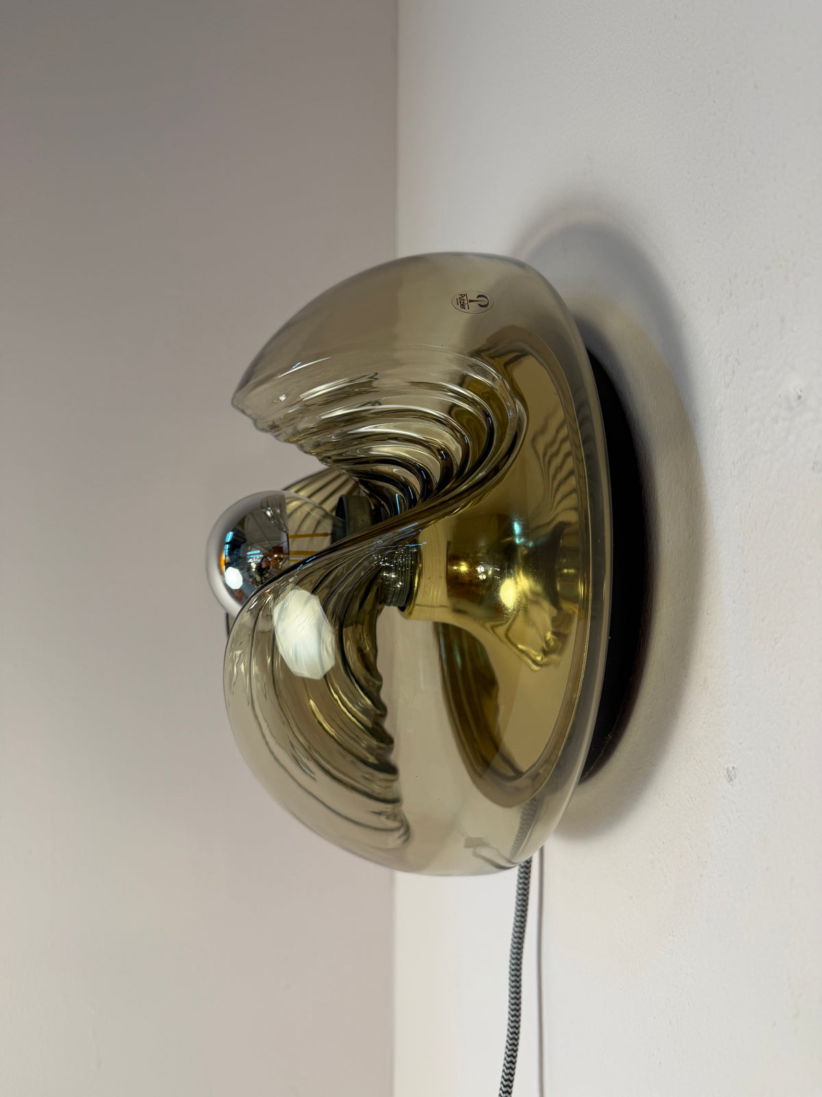 Kleine Wandlampe Futura Rauchglas Messing von Koch & Lowy für Peill & Putzler