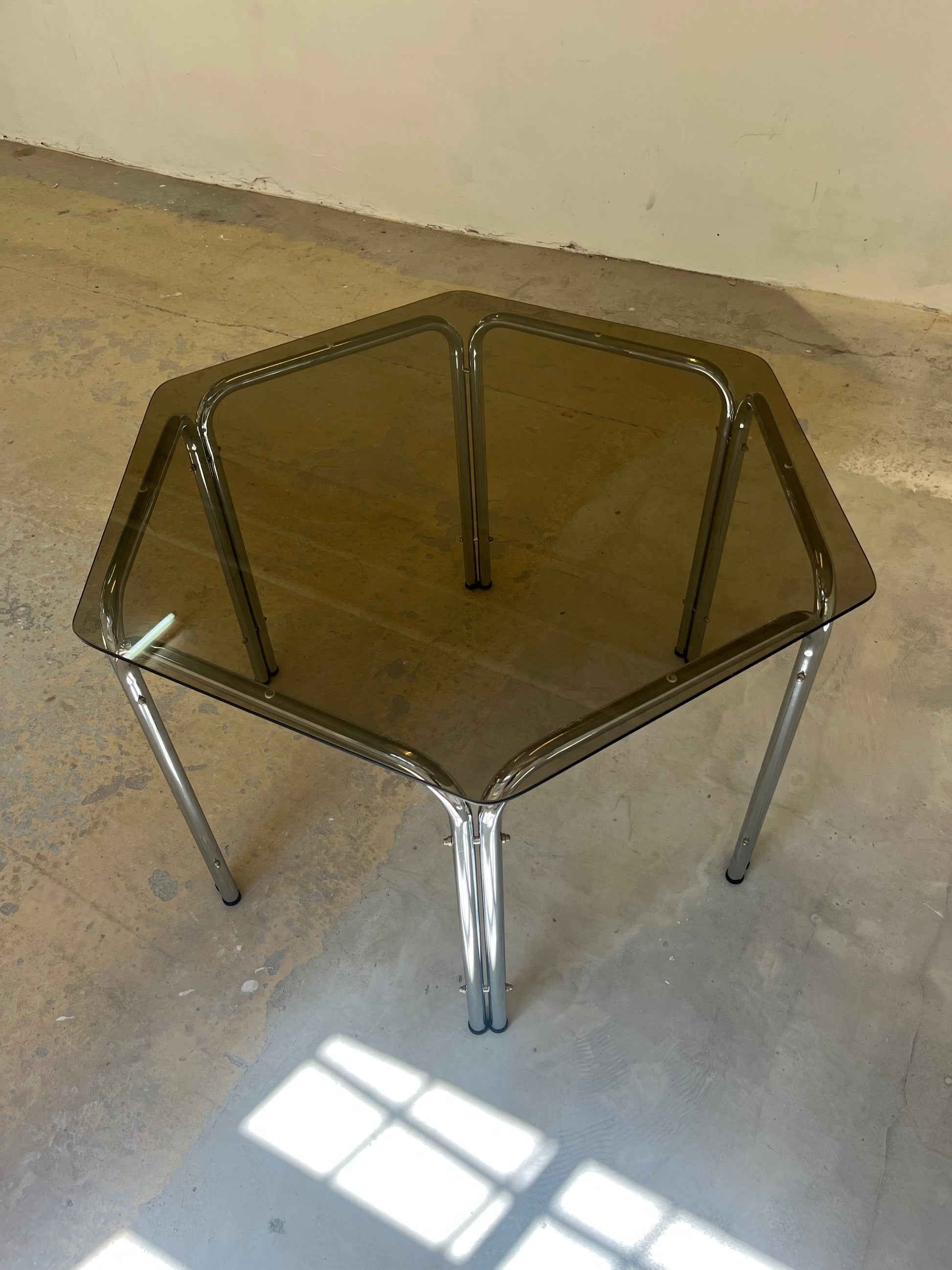 Hexagon Esstisch Rauchglas Chrom