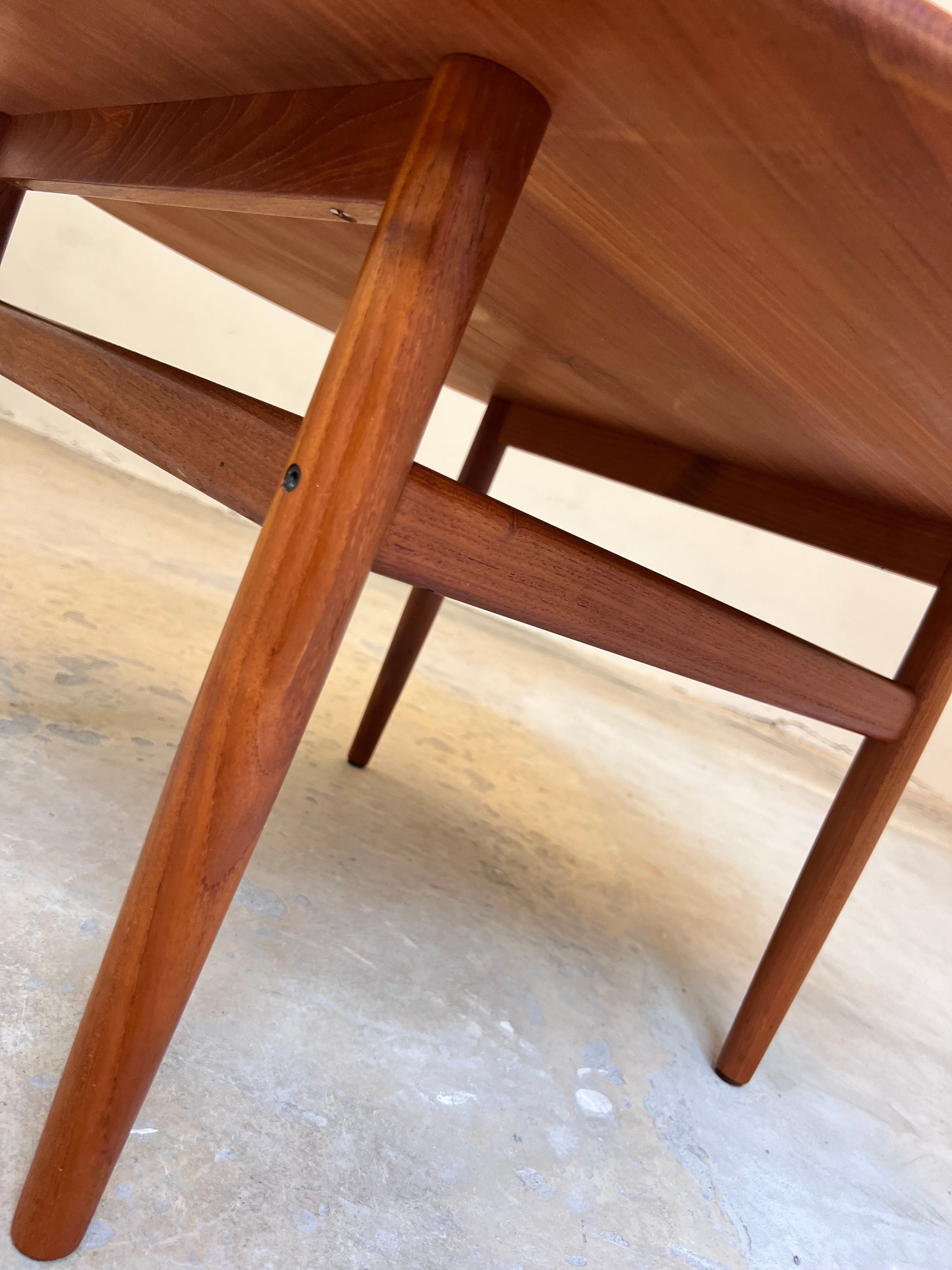 Runder Couchtisch Teak von Niels Bach