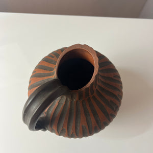 Vase Model Rhodos in Ritzdekor Handarbeit von Eiwa Keramik