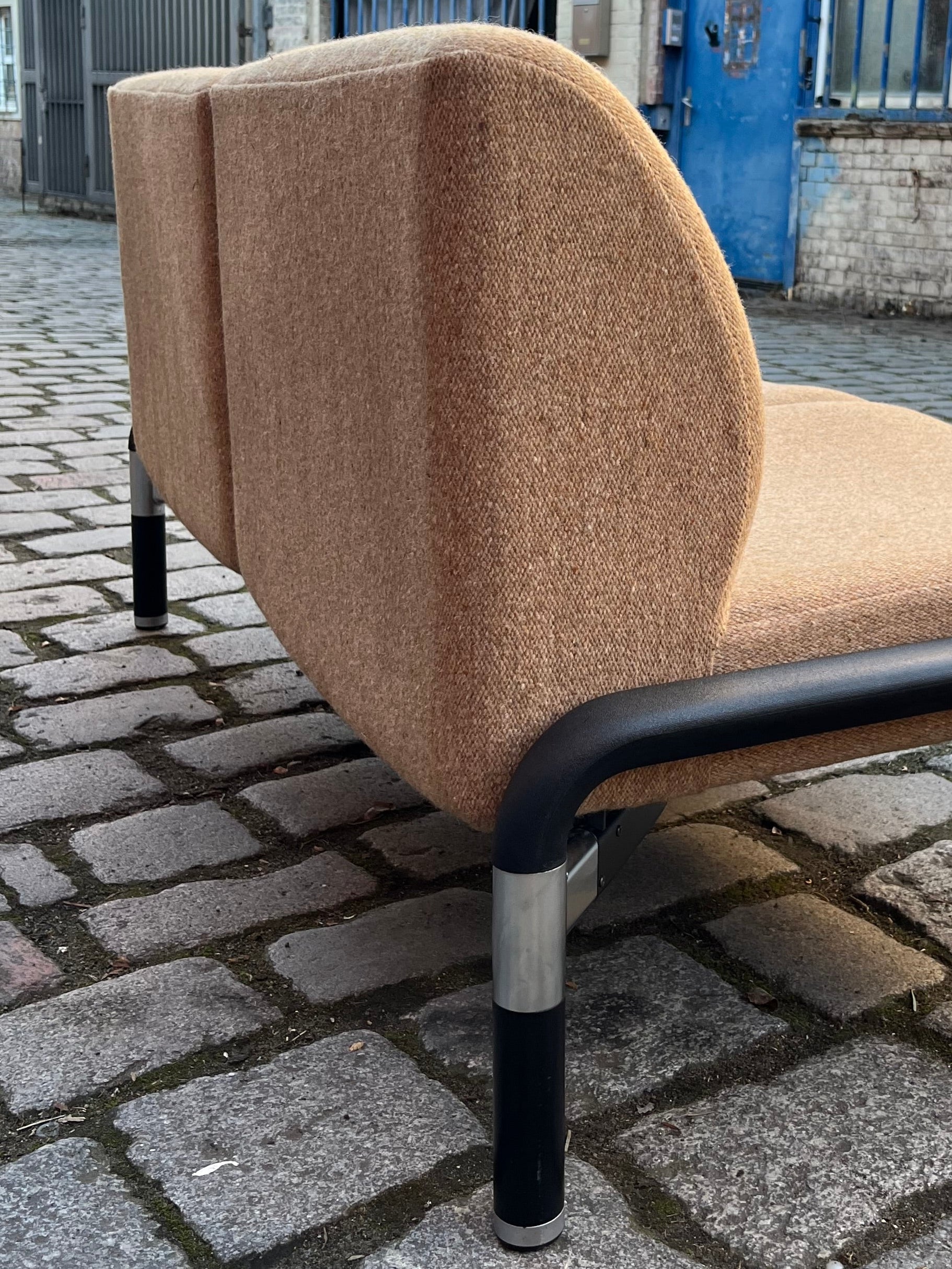 2-Sitzer Sofa 712/2 braun schwarz von Hans Peter Piehl für Wilkhahn