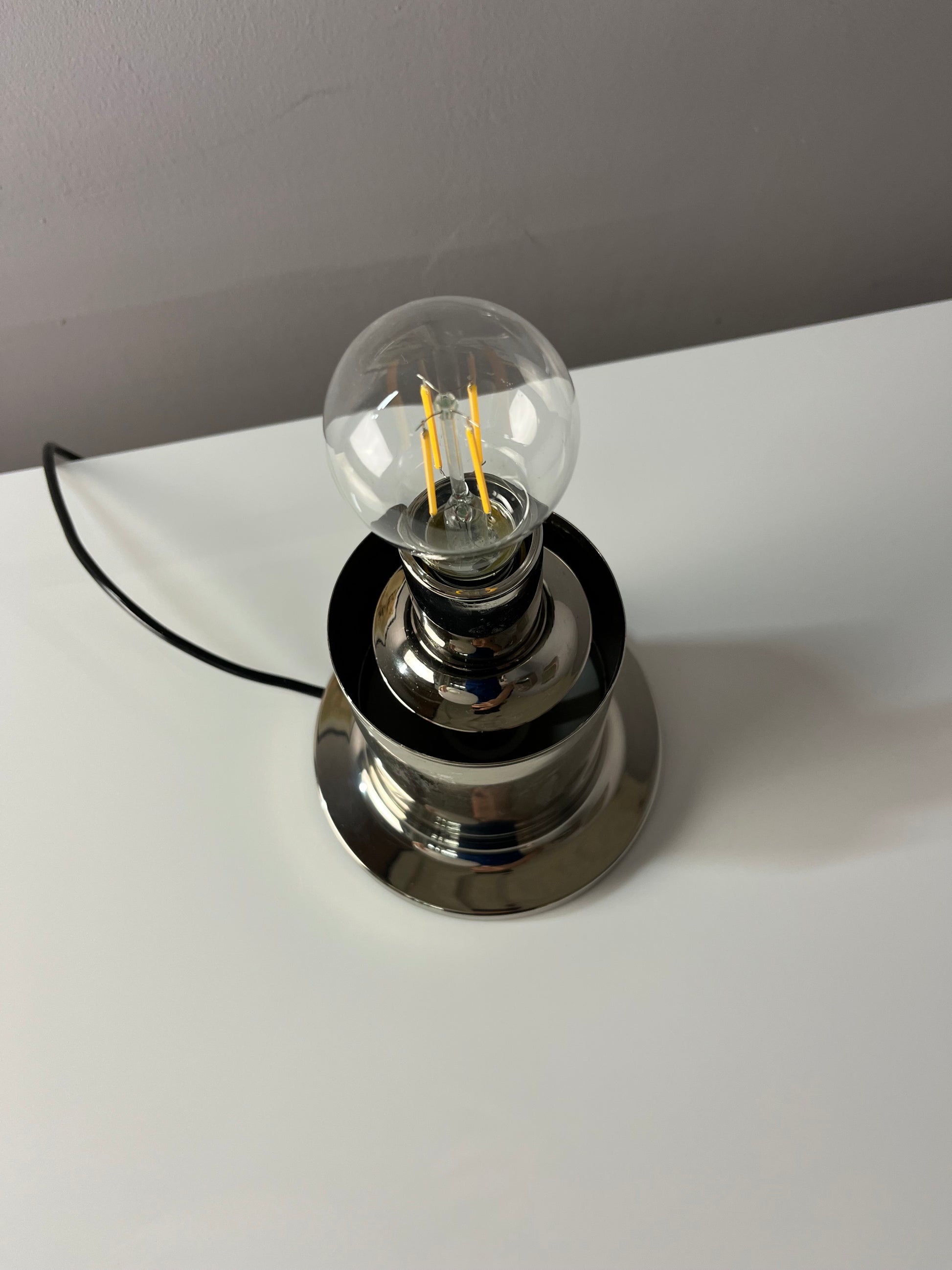 Mushroom Tischlampe Opalglas Chrom von Doria