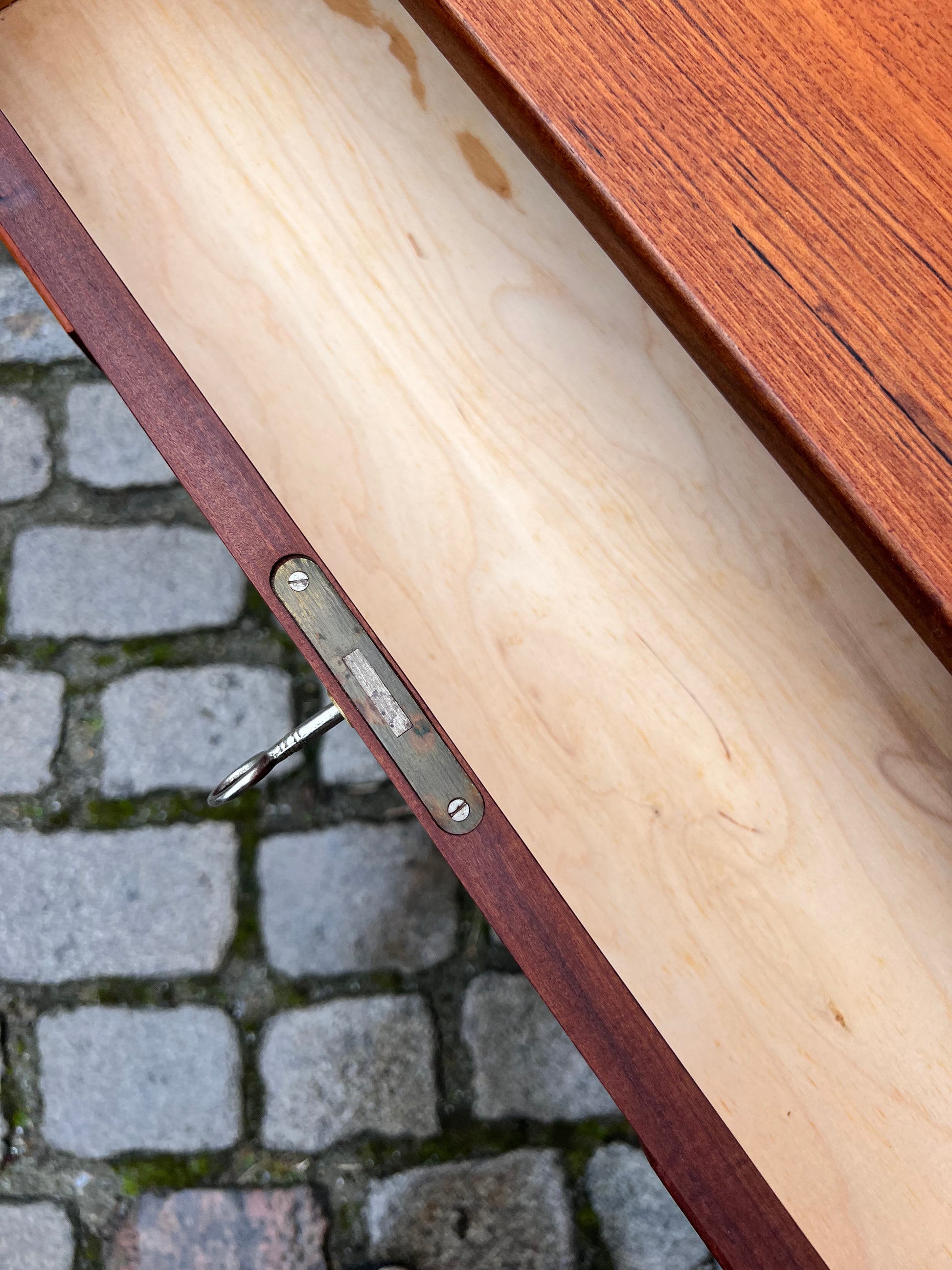 Kommode Teak mit Schloss aus Dänemark