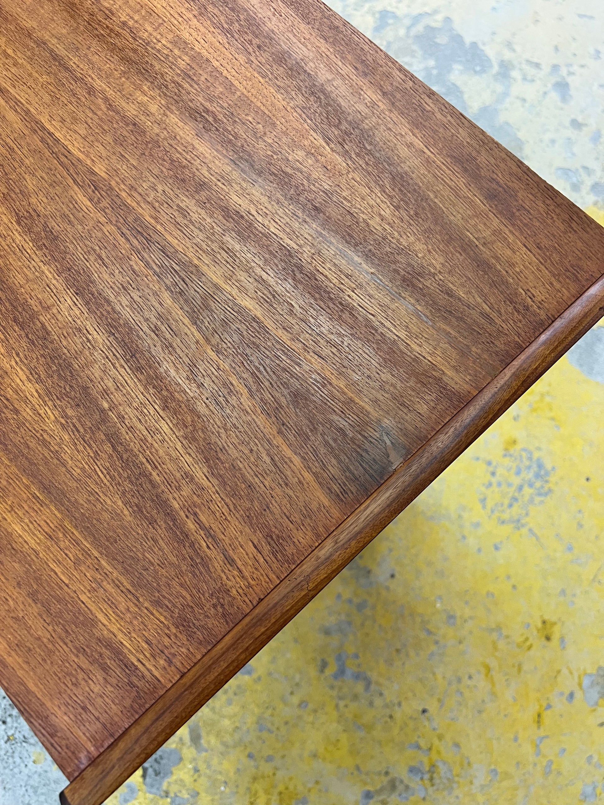 Kommode Nachtschrank Teak mit Schloss aus Dänemark