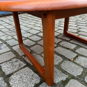 Ovaler Couchtisch Teak von Niels Bach