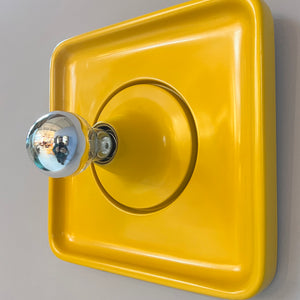 Wandlampe gelb von Schönbuch