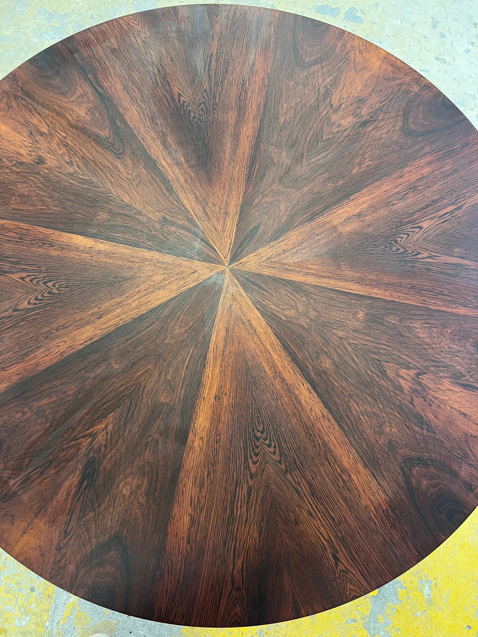 Runder Esstisch Palisander & Chrom