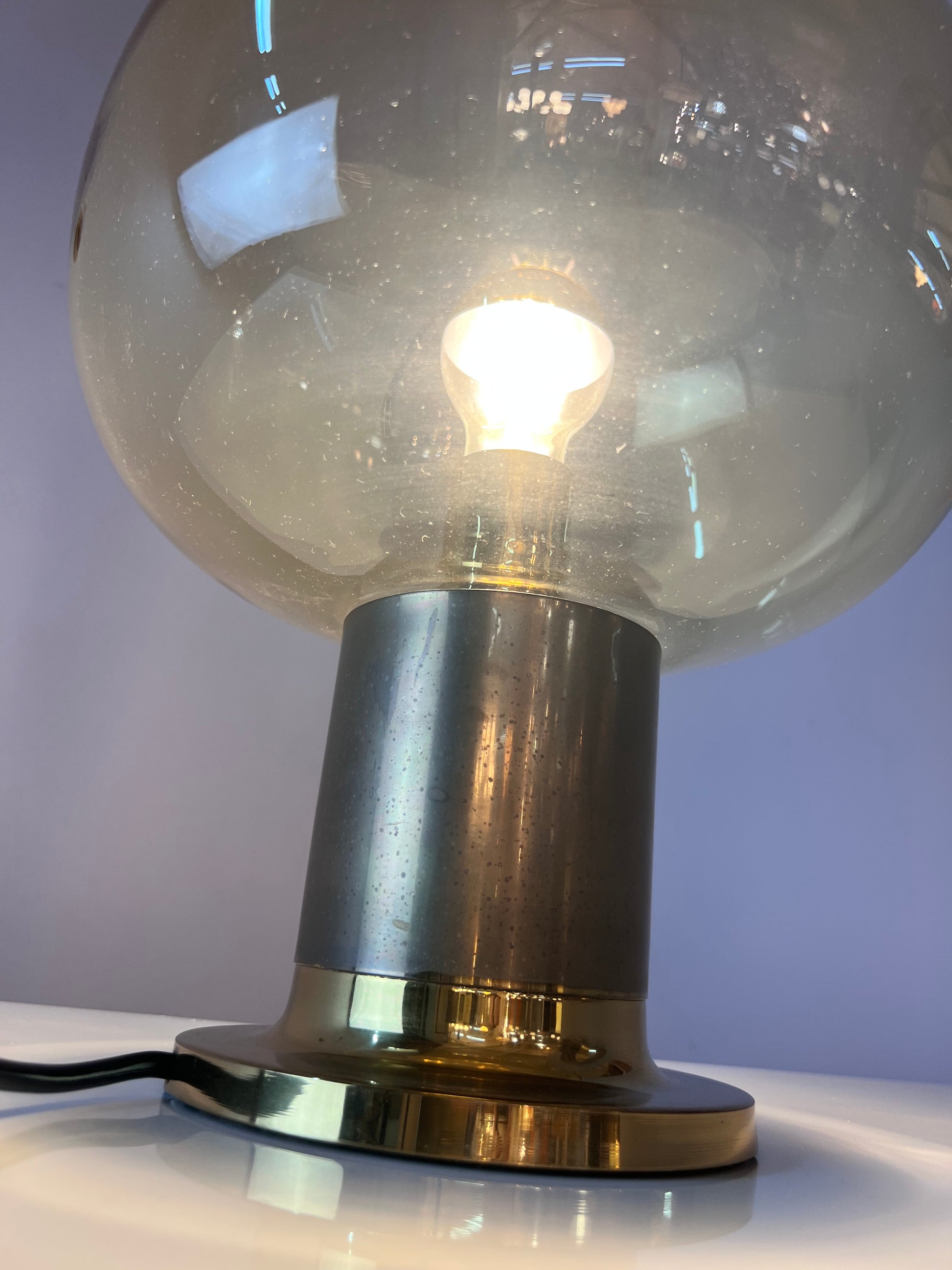 Tischlampe Messing Glas mundgeblasen