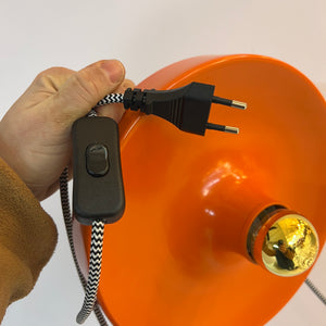 Wandlampe Diskus orange 25 cm von Charlotte Perriand für Honsel