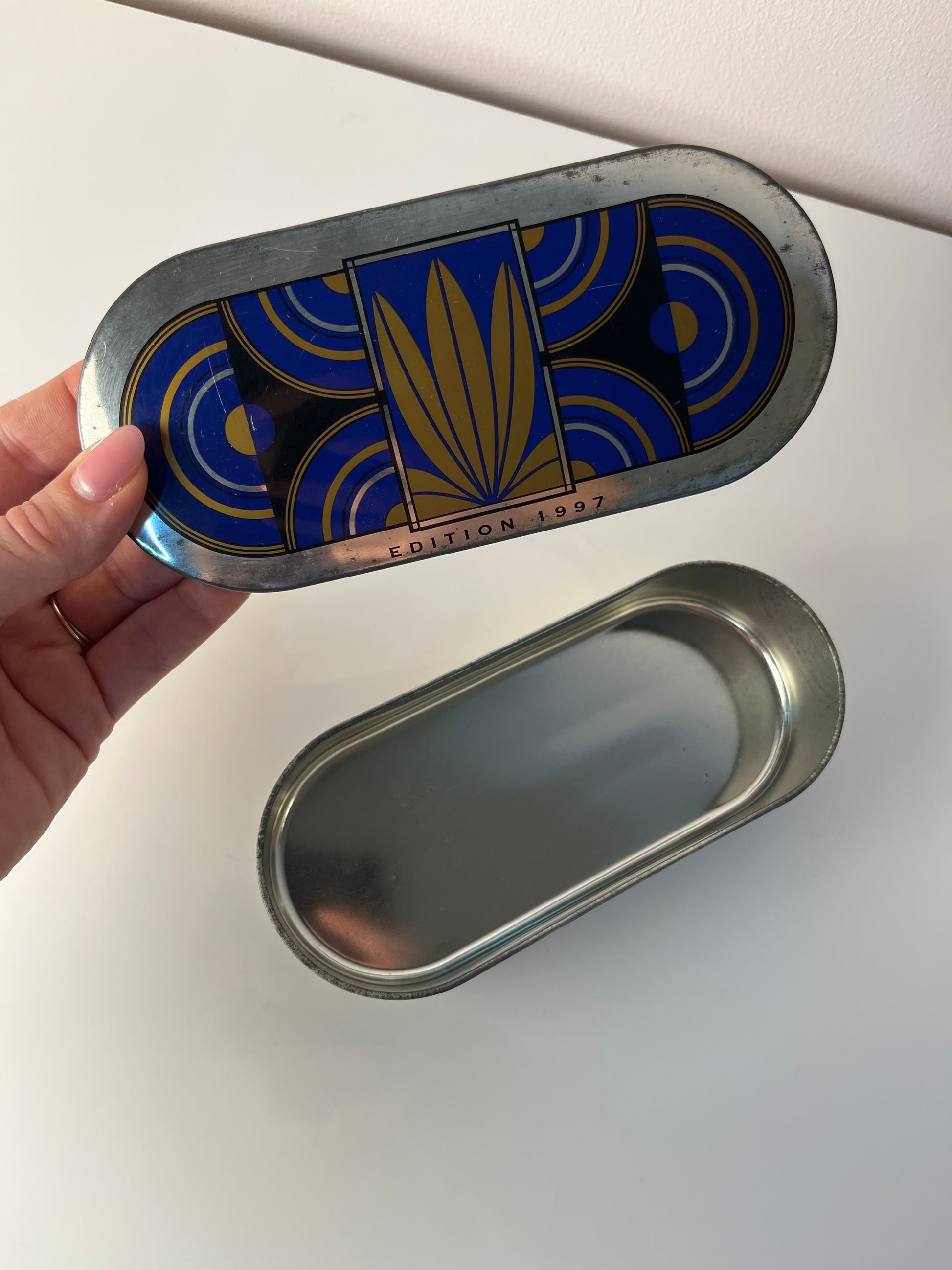 Tabak-Dose Edition 1997 schwarz blau Metall