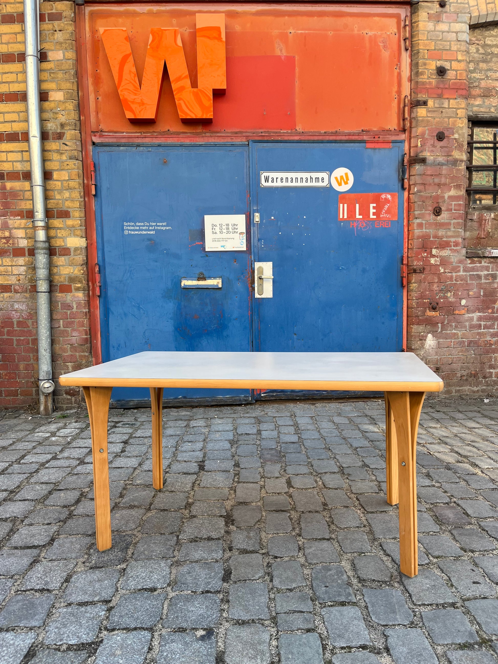 Esstisch mit Linoleum-Platte hellgrau Buche