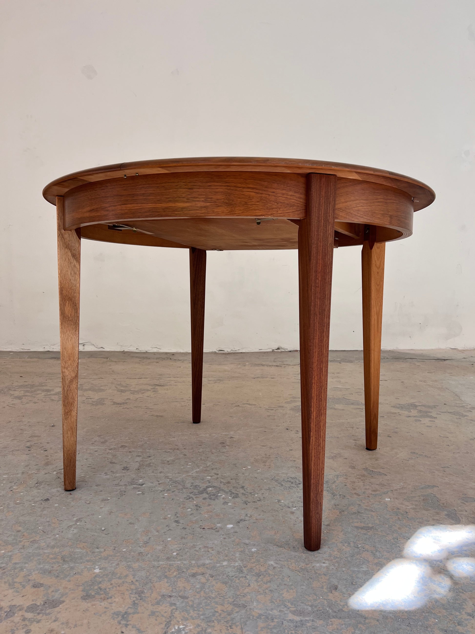 Runder Esstisch Teak mit Butterfly Auszug von Kondor