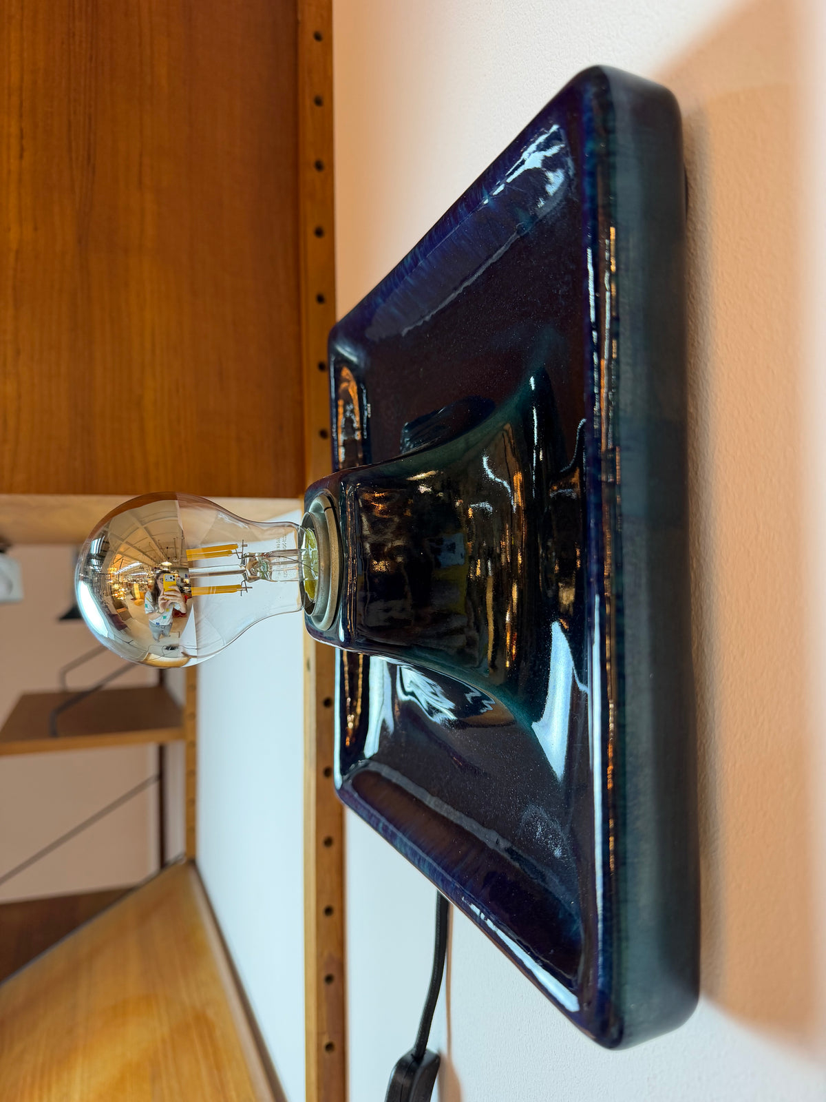 Quadratische Wandlampe blau Keramik von Hustadt Leuchten