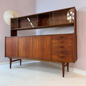 Sideboard Teak mit Vitrinenaufsatz aus Schweden