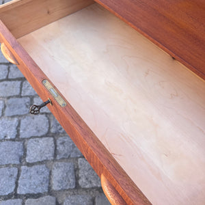 Kommode Teak mit Muschelgriffen aus Dänemark