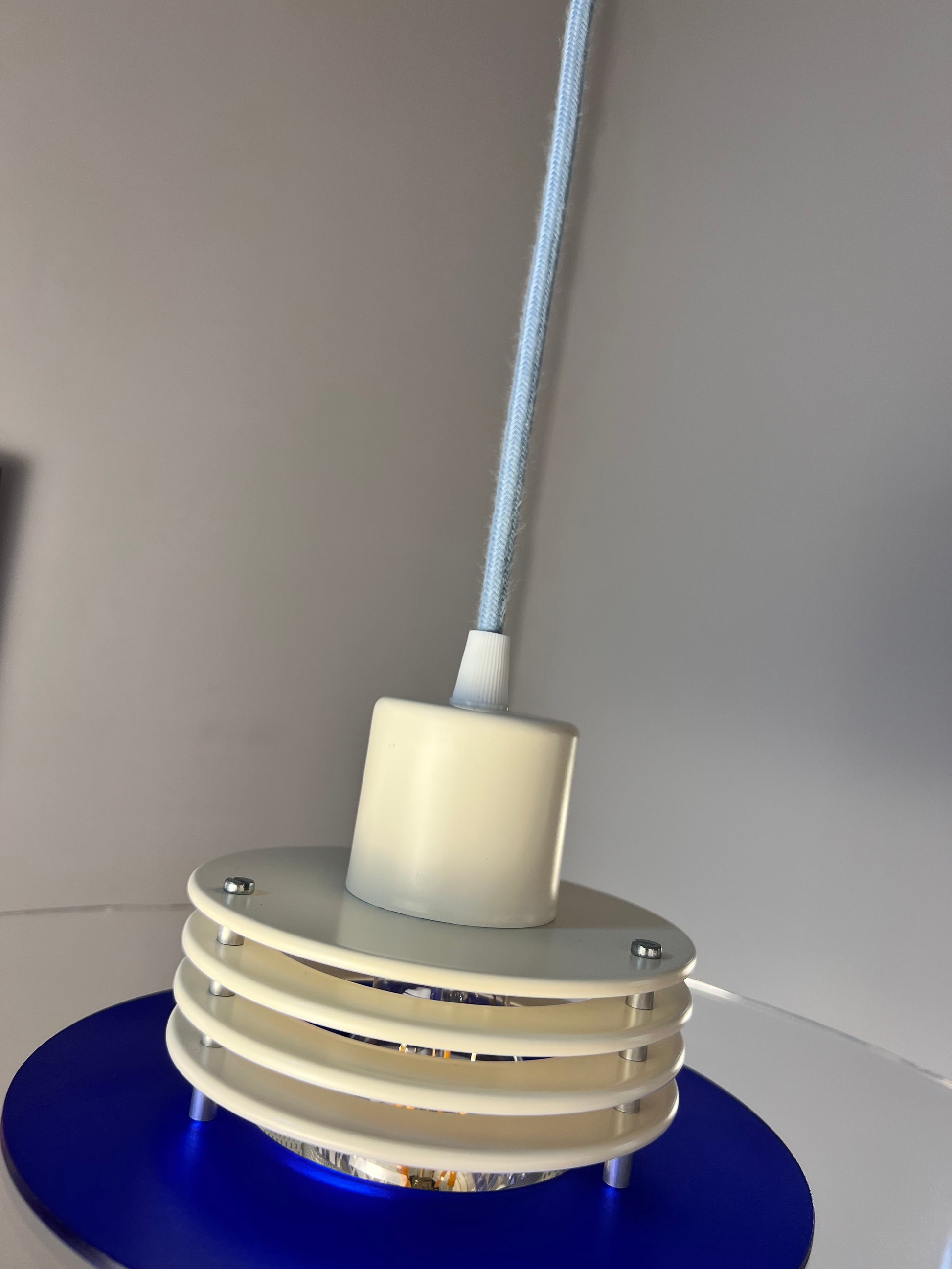 Lamellenlampe „Astra“ blau Plexiglas aus Dänemark