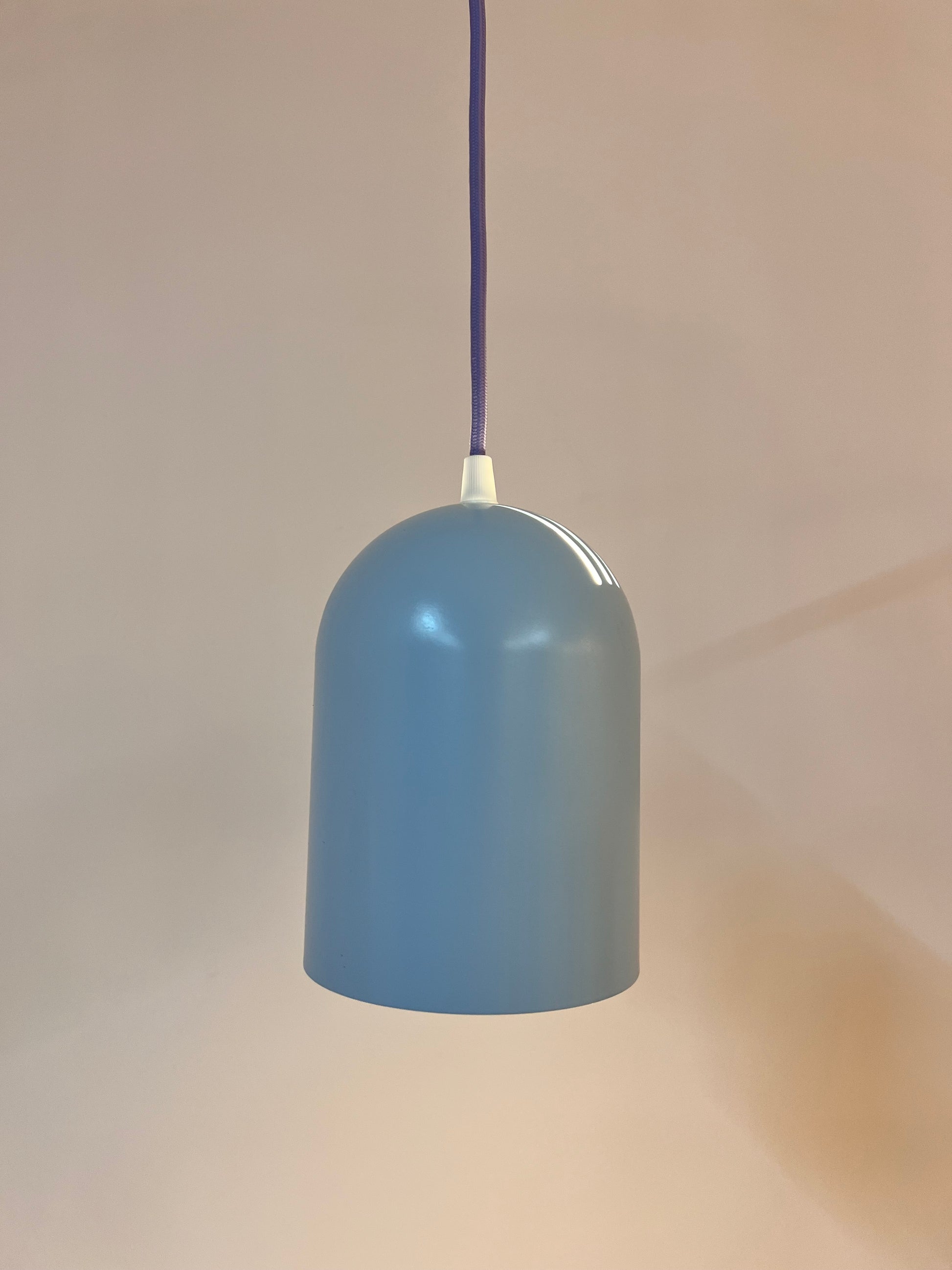 Hängelampe hellblau neu lackiert