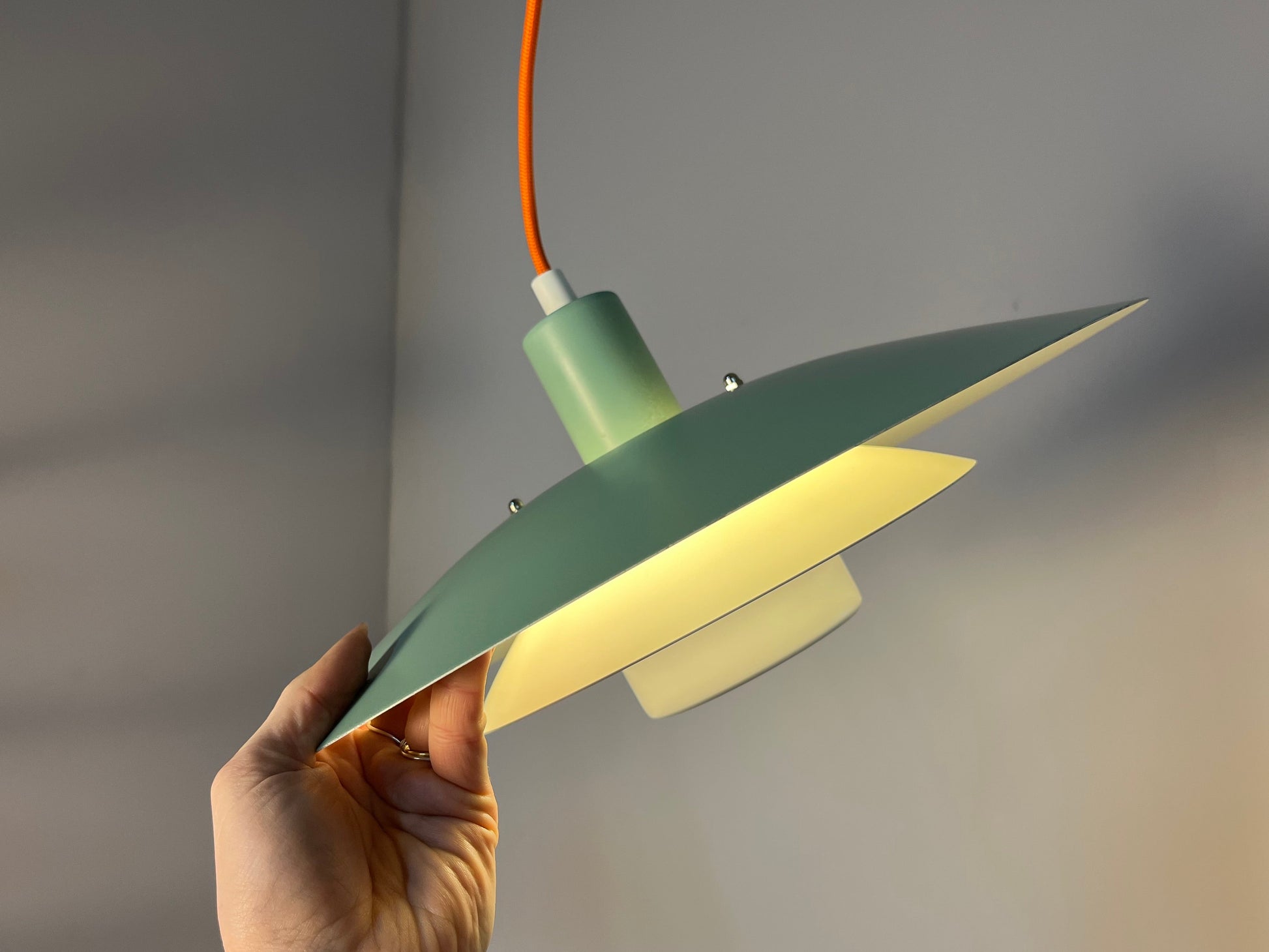 Lamellenlampe neu lackiert blaugrün von JEKA