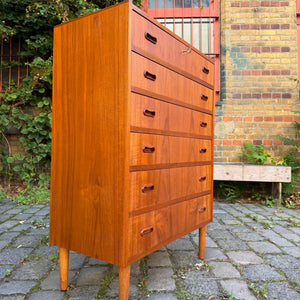 Kommode Teak mit Griffmulden & Schloss aus Dänemark