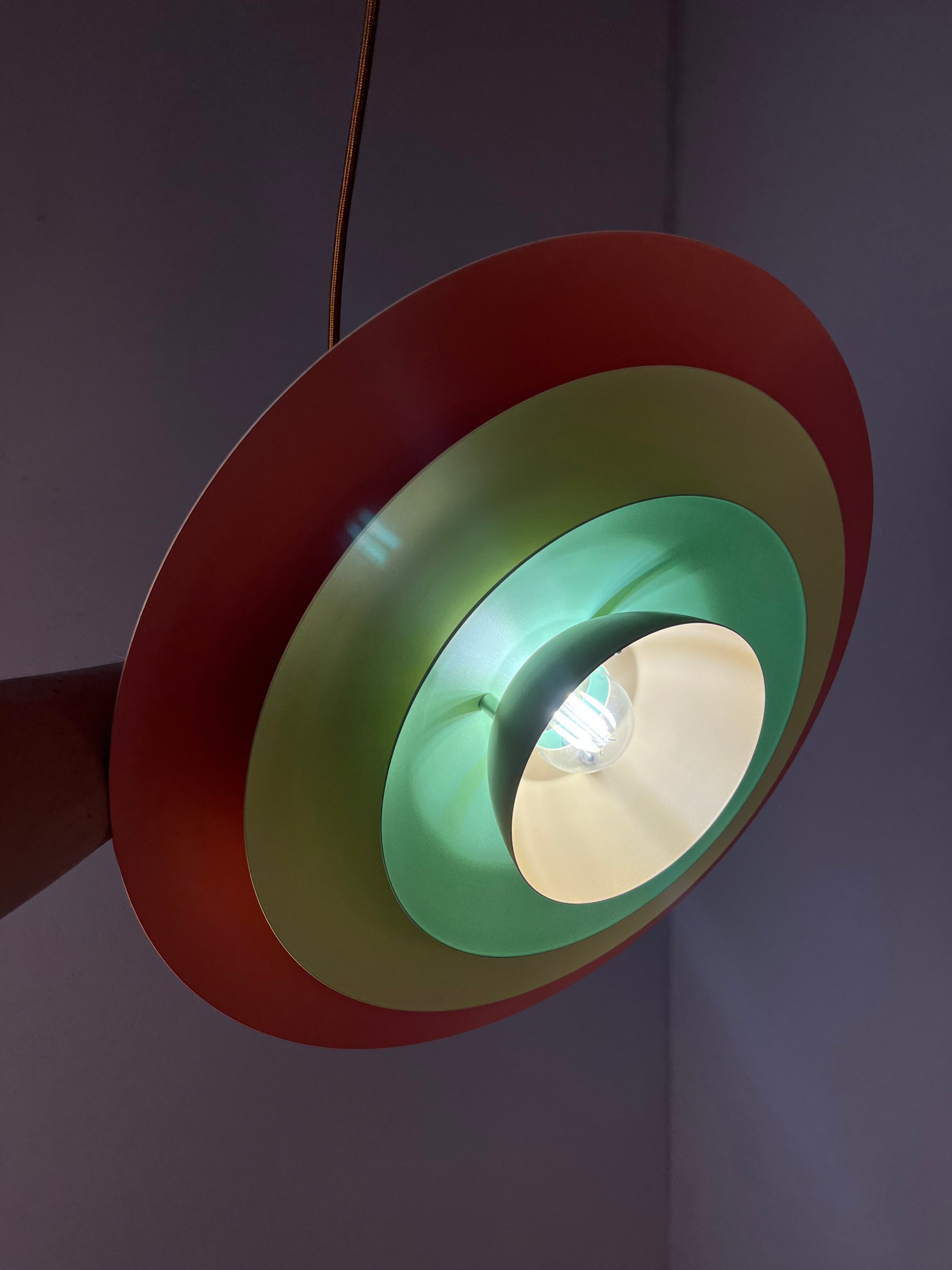 Lamellenlampe neu lackiert peach gelb mint aus Dänemark