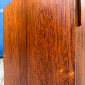 Sideboard Mahagoni mit Schiebetüren & Chromfüßen