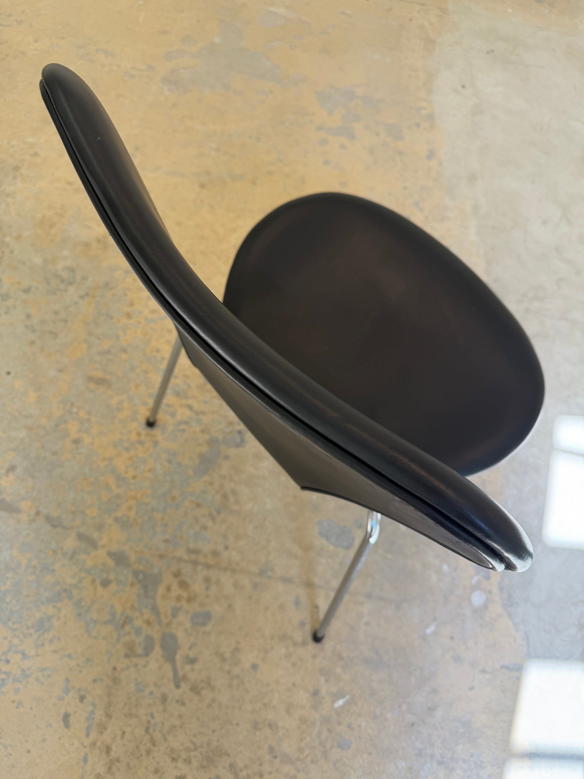 Polsterstuhl Serie 7 schwarz Echtleder von Arne Jacobsen für Fritz Hansen