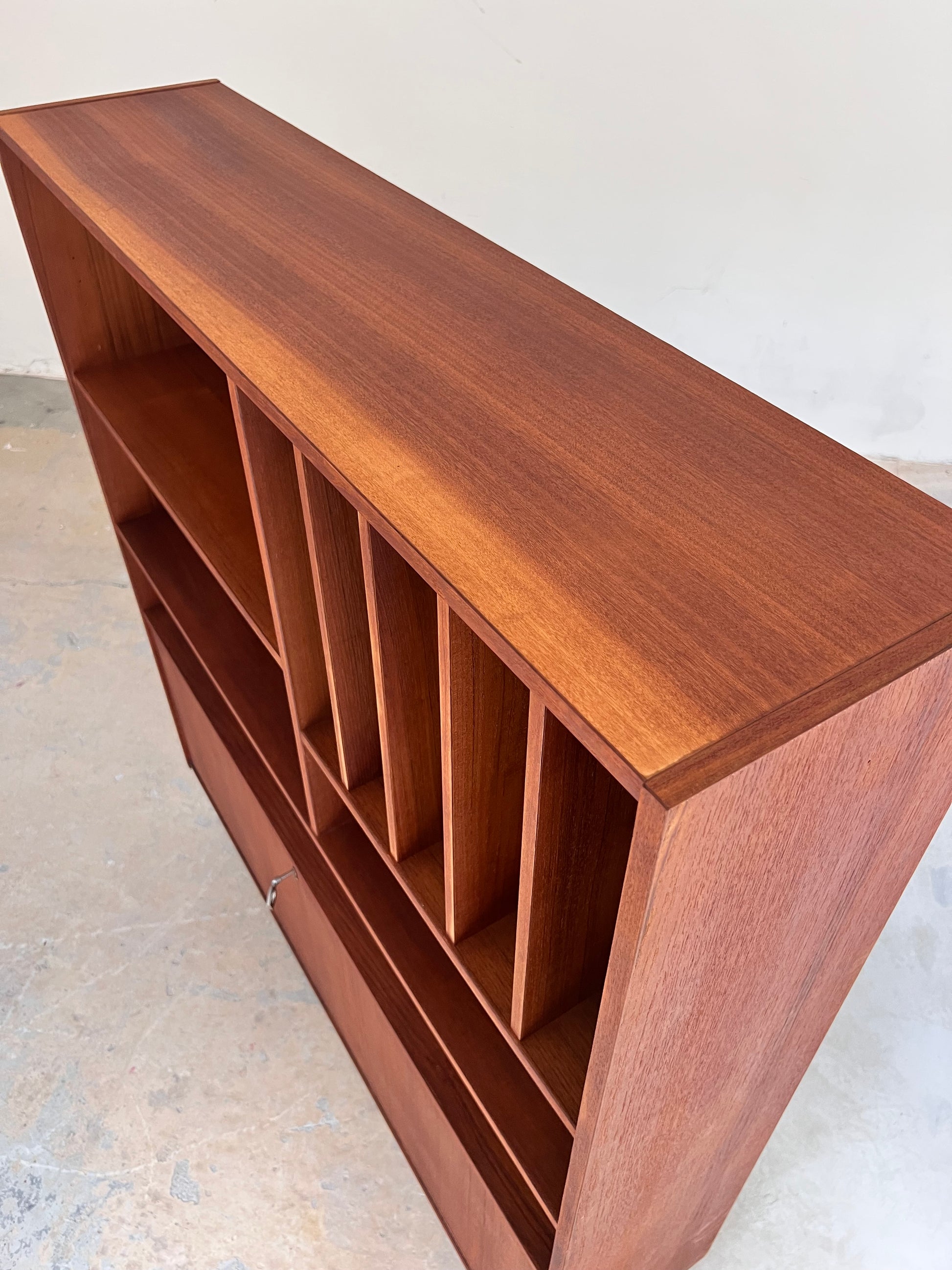 Bücherregal mit Klappfach Teak aus Dänemark