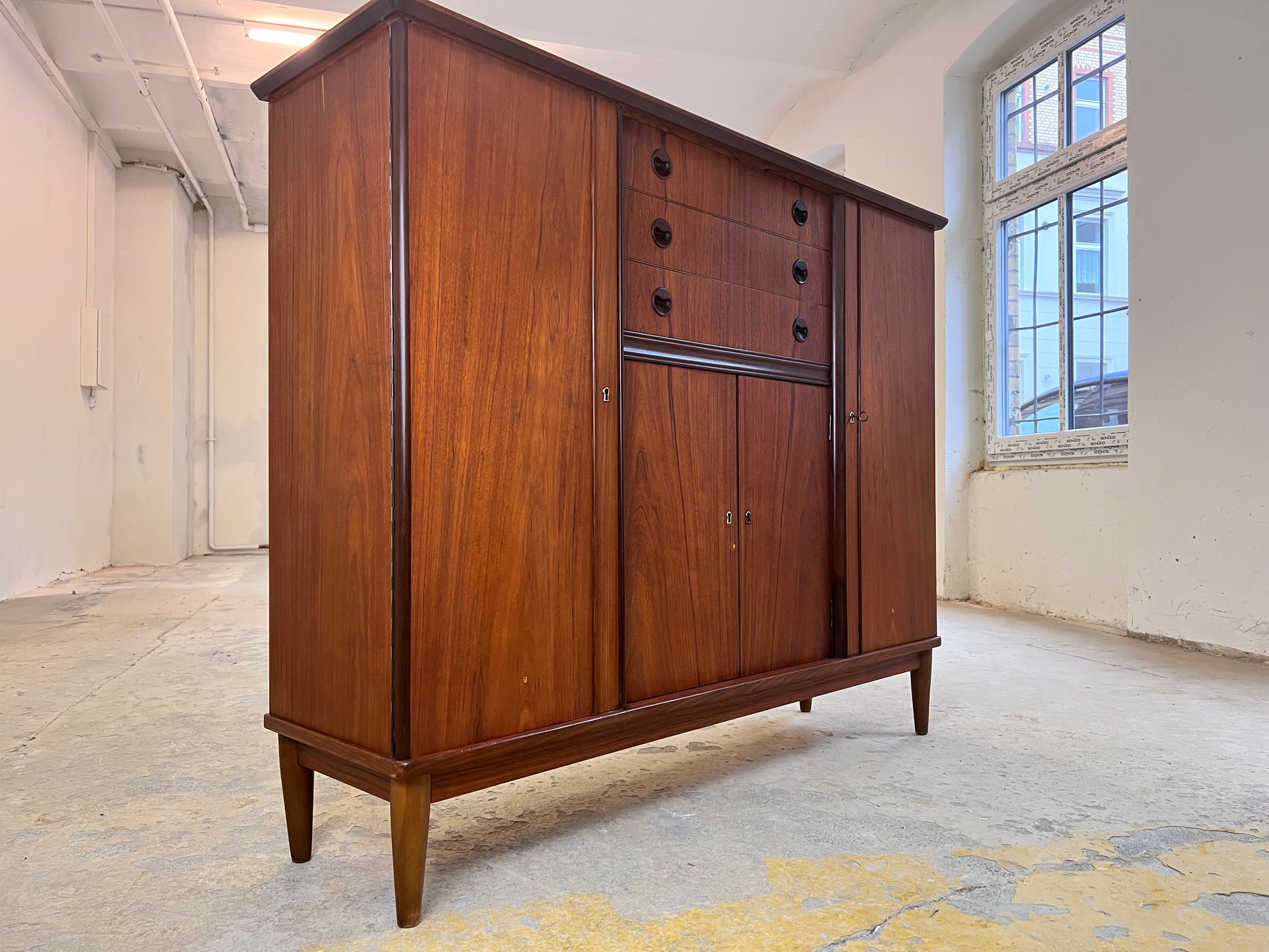 Highboard / Flurschrank Teak aus Dänemark