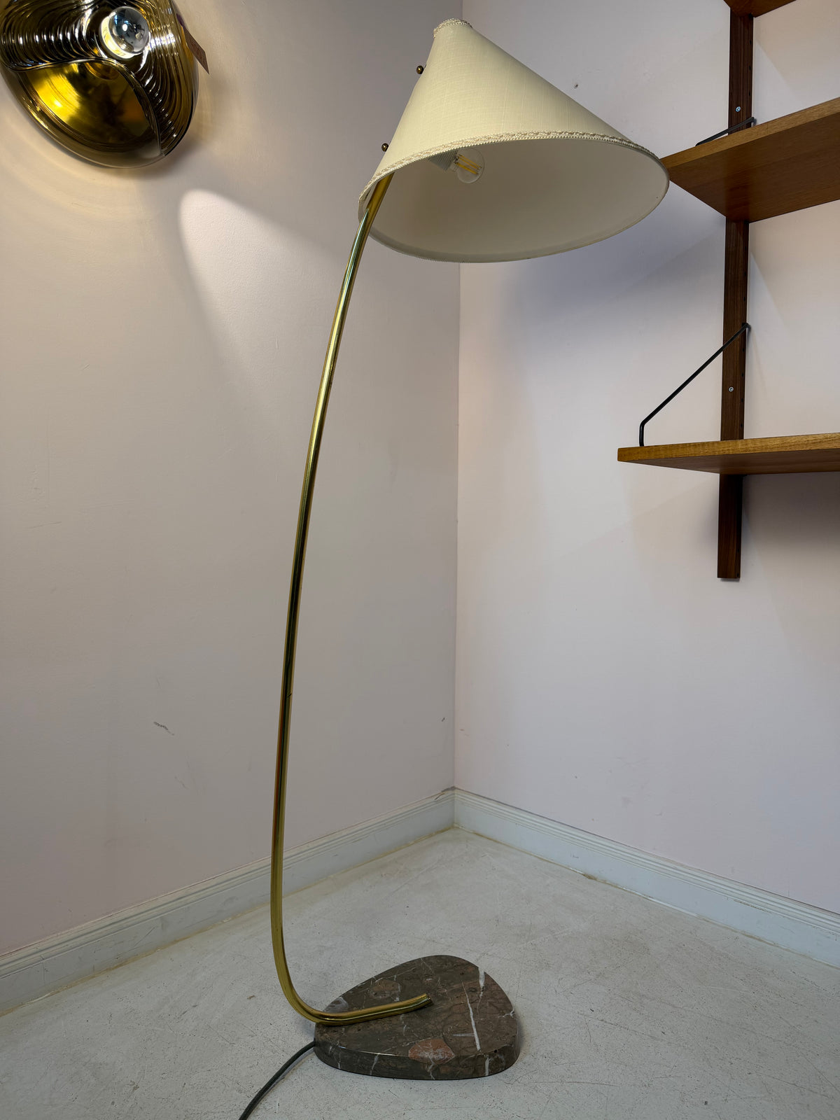 Stehlampe mit Marmorfuß & original Schirm von Rupert Nikoll