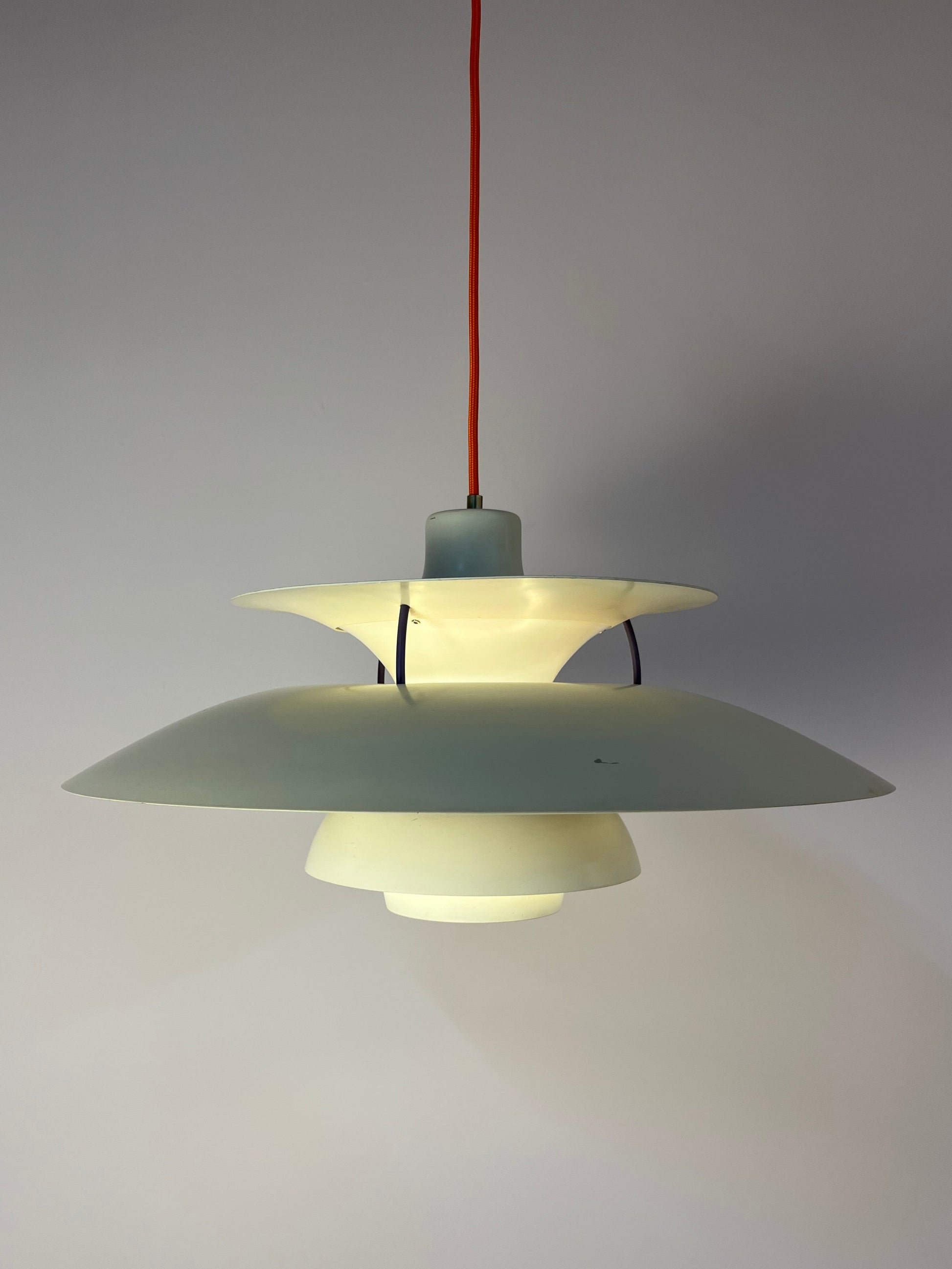 Lamellenlampe PH5 weiß von Poul Henningsen für Louis Poulsen