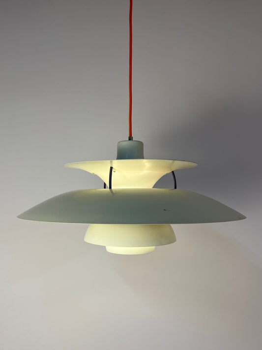 Lamellenlampe PH5 weiß von Poul Henningsen für Louis Poulsen