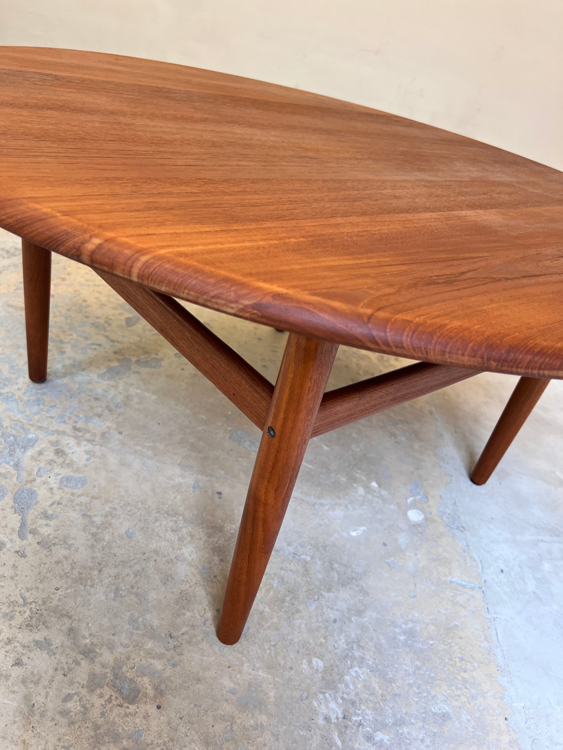 Runder Couchtisch Teak von Niels Bach